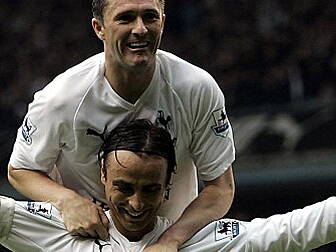 WATCH: Dimitar Berbatov pays t...